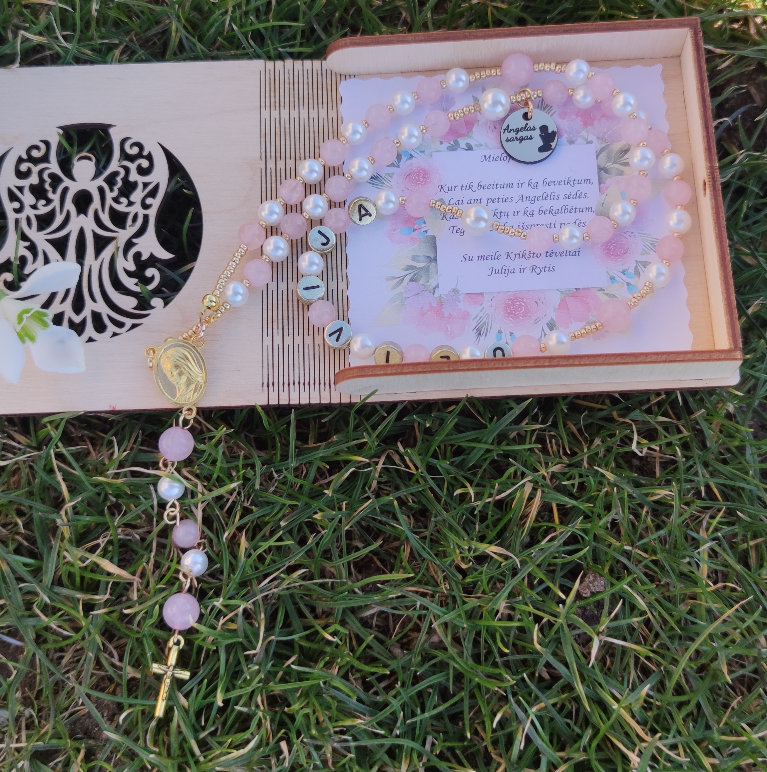 Rožinis kvarcas ir perliukai rožančius