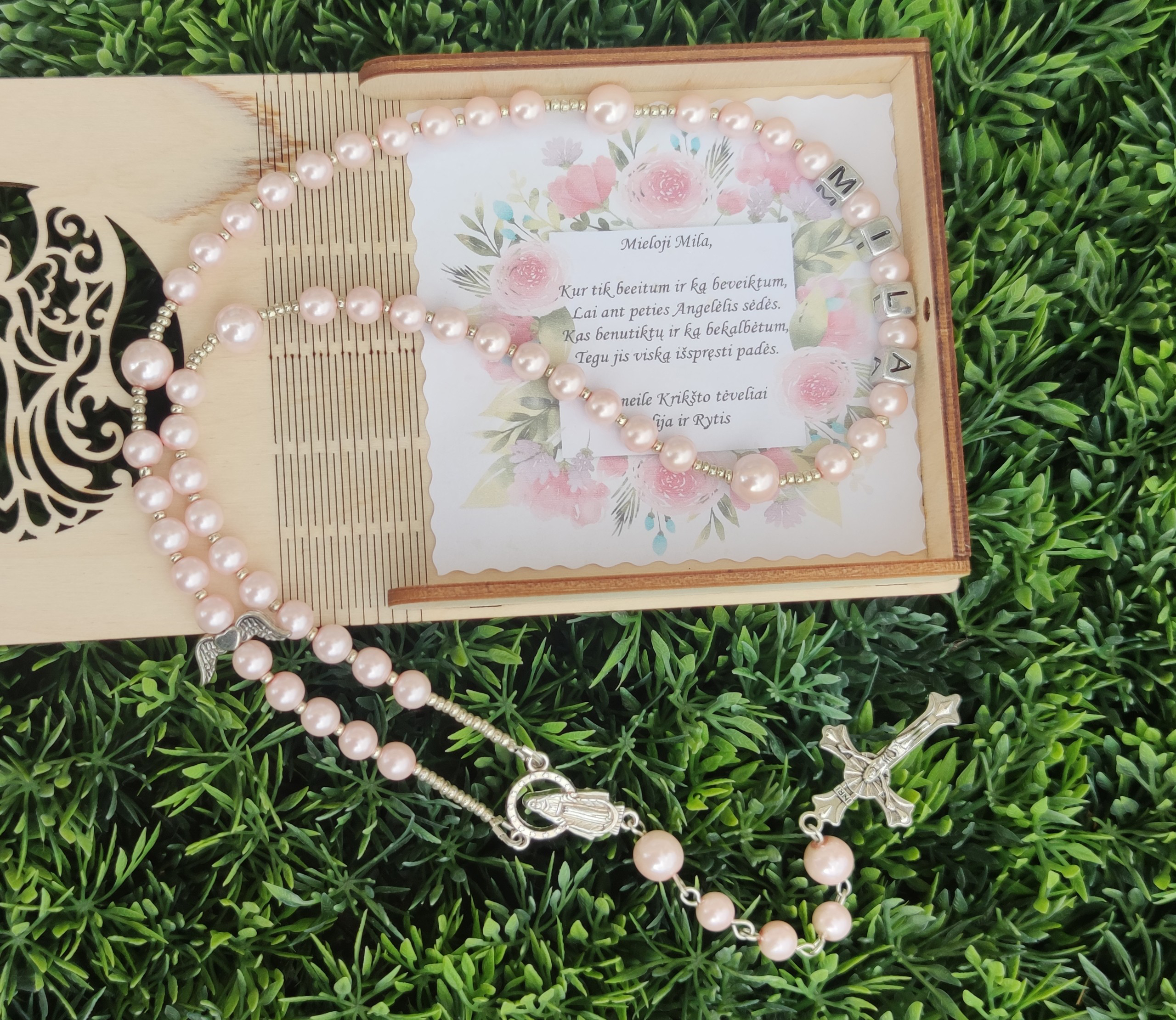 Rožiniai perlai rožančius
