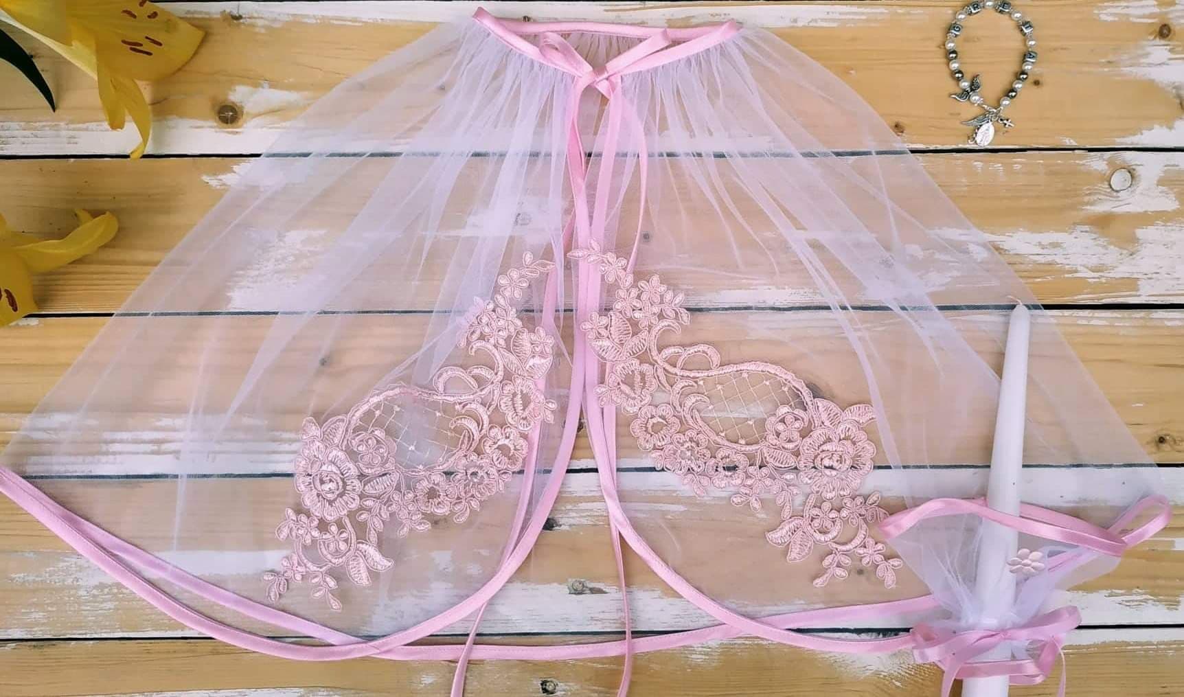 Rožinės akacijos krikšto skraistelė